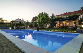 5 Bedroom Amazing Home In Vinjani Donji